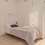 2 Bedroom Amazing In Apartment *