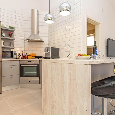 아파트 2 Bedroom Amazing In 빌리제