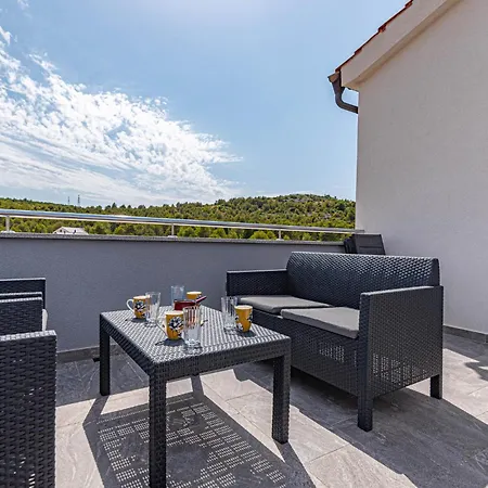 Apartman 2 Bedroom Amazing In Bilice